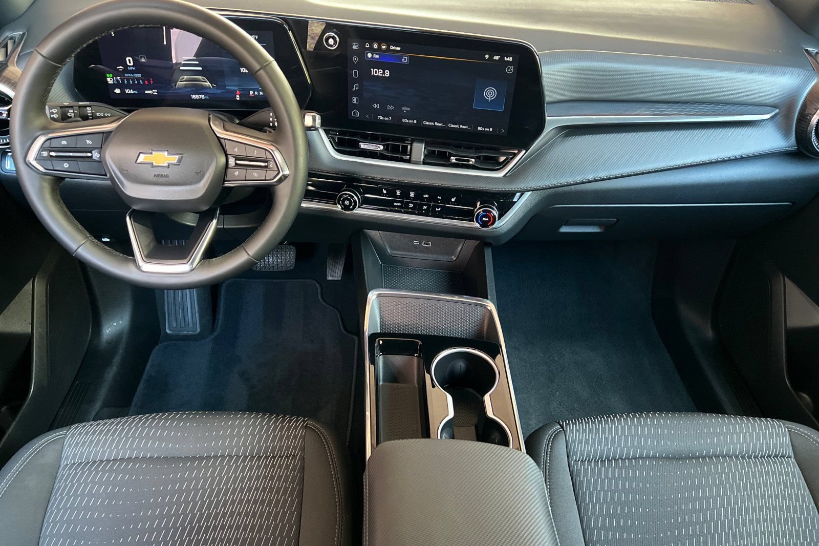 Used 2025 Chevrolet Equinox LT AWD/4WD image 18