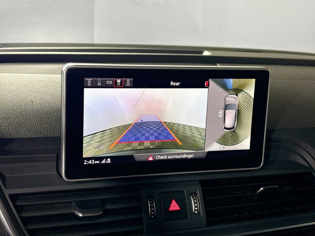 Used 2020 Audi Q5 e Prestige w/ Prestige Package image 17