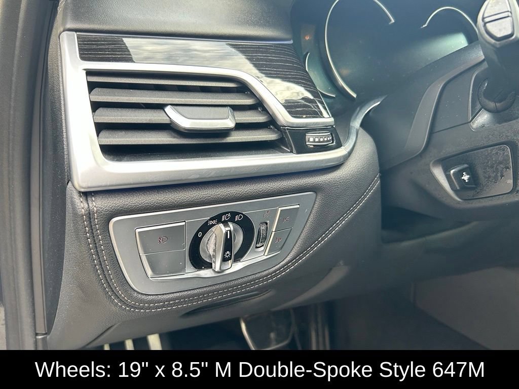 Used 2019 BMW 740i w/ Executive Package RWD image 17