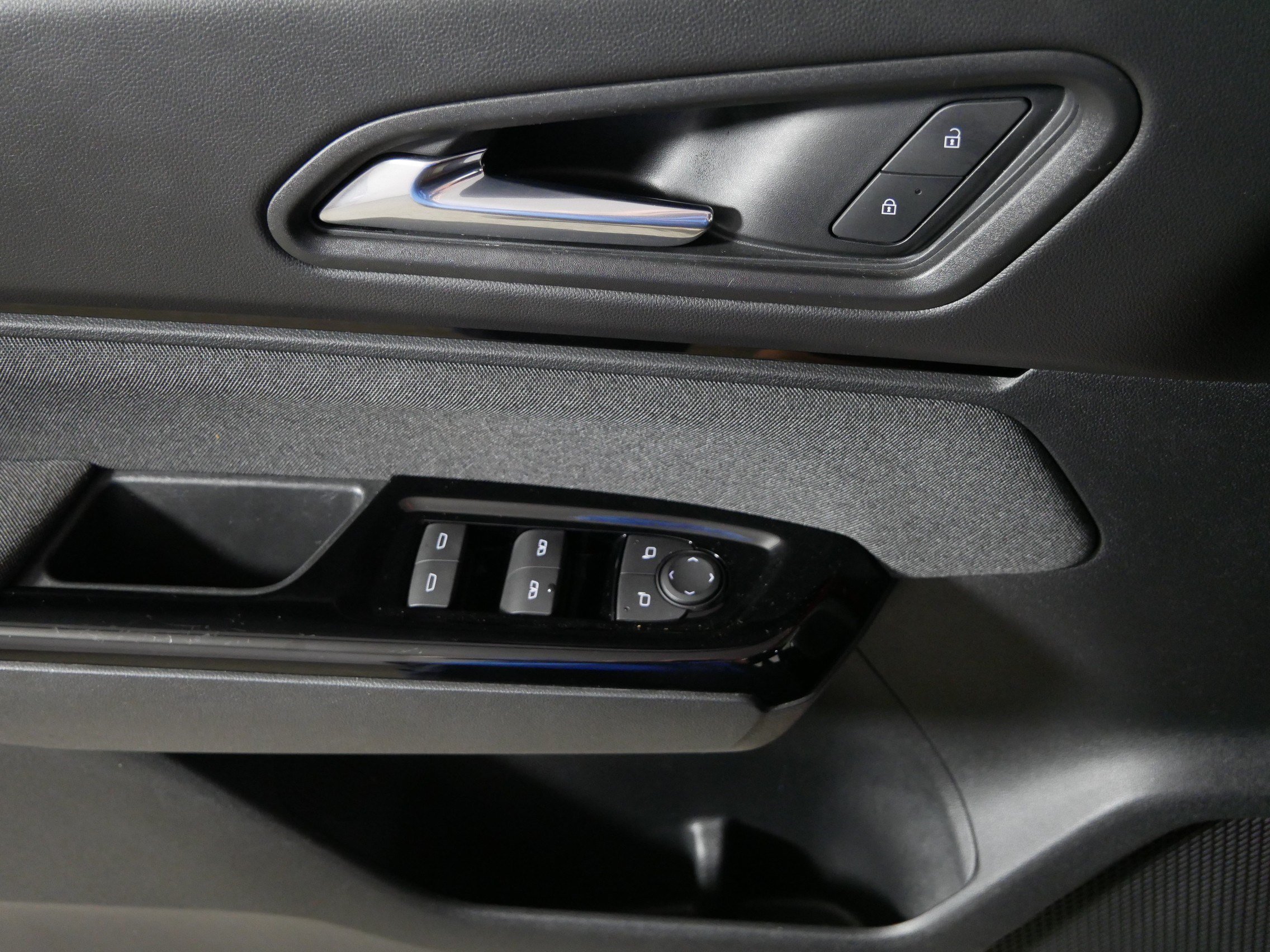Used 2024 Honda Prologue EX image 19