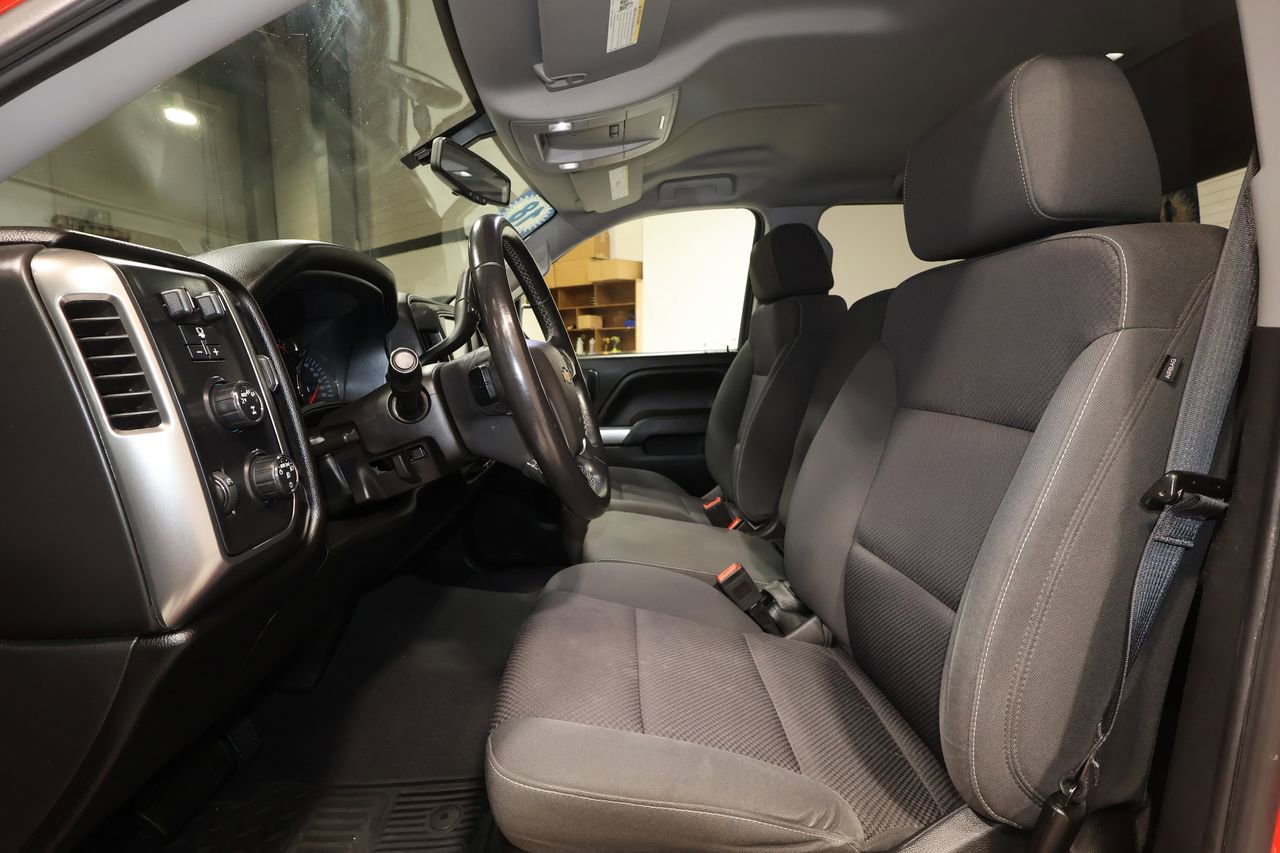 Used 2018 Chevrolet Silverado 1500 LT w/ All Star Edition image 21