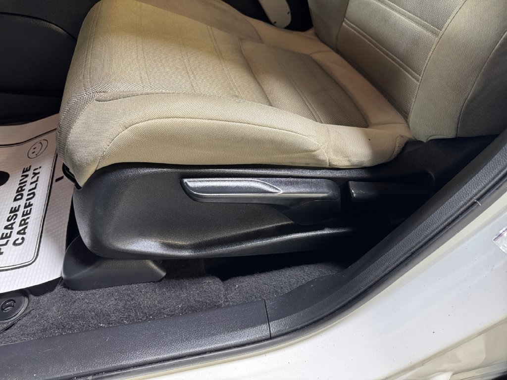 Used 2020 Honda CR-V LX image 13