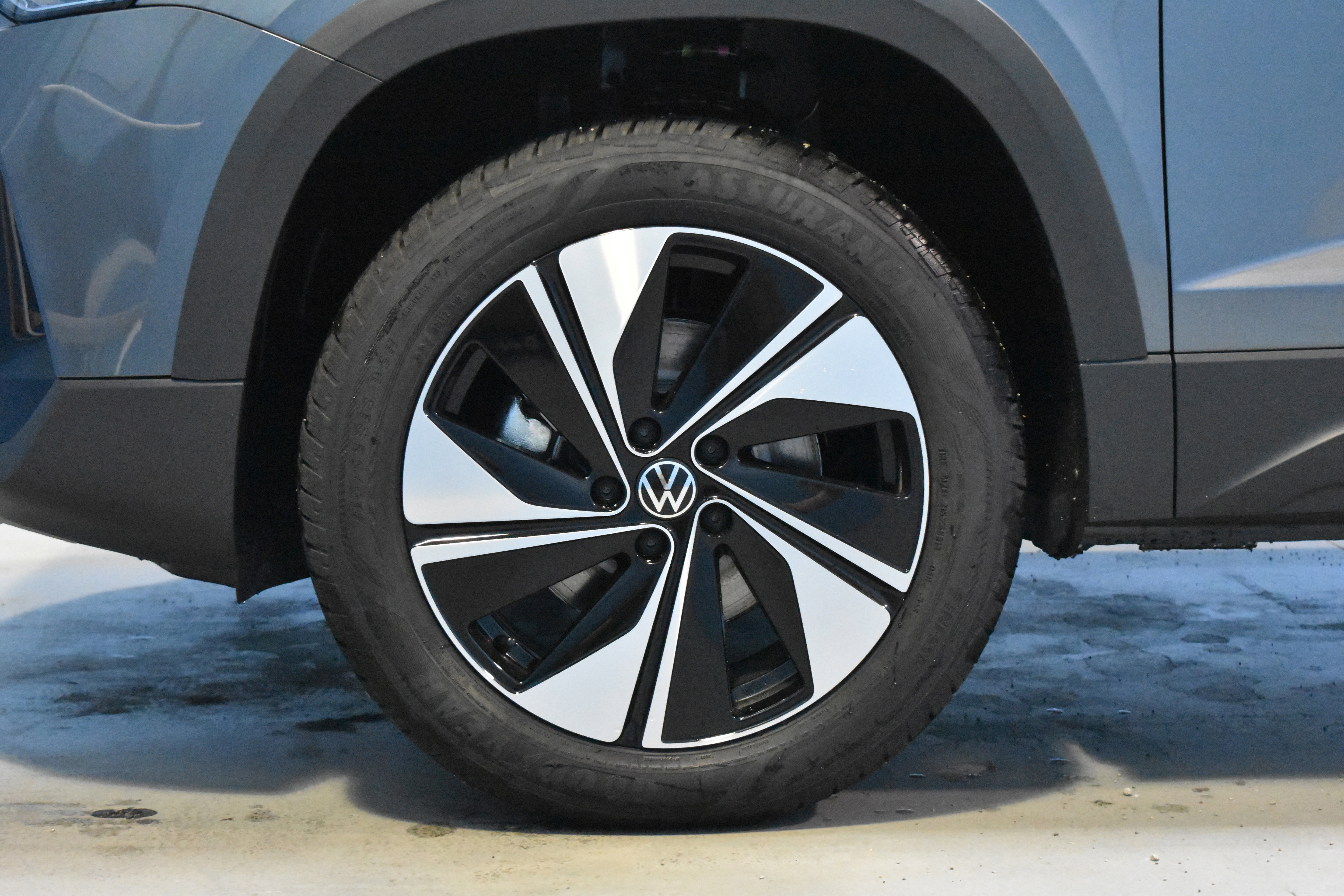 New 2025 Volkswagen Taos SE image 21