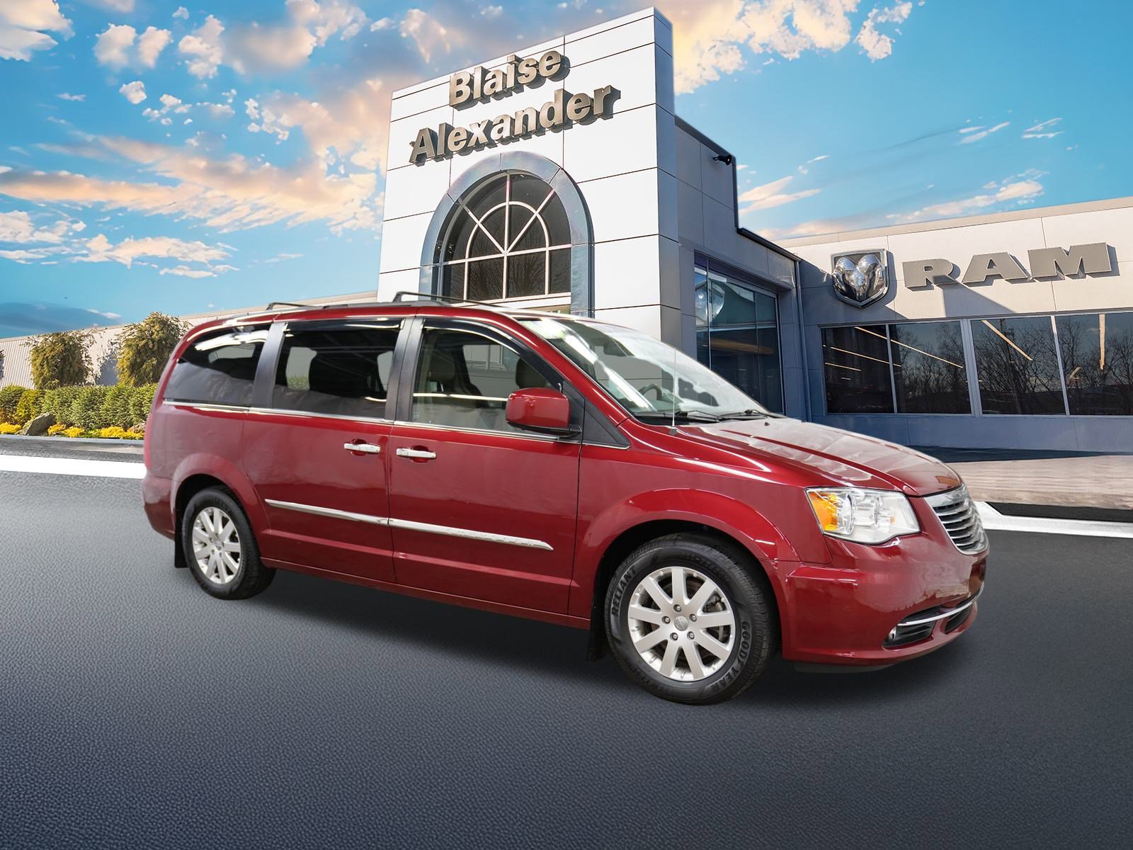 Used 2016 Chrysler Town & Country Touring w/ Driver Convenience Group
