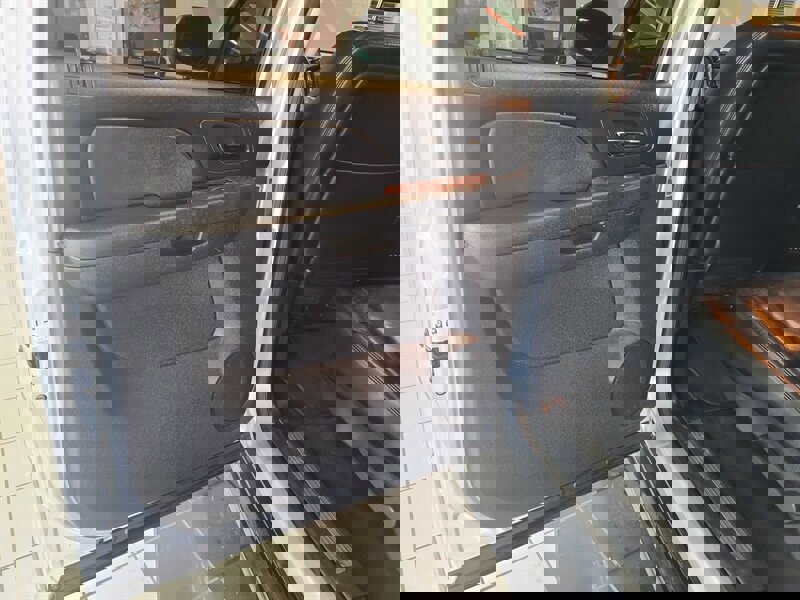 Used 2013 Chevrolet Suburban LTZ image 10