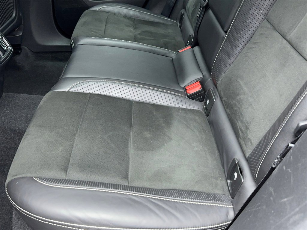 Used 2019 Volvo XC40 T5 R-Design image 42