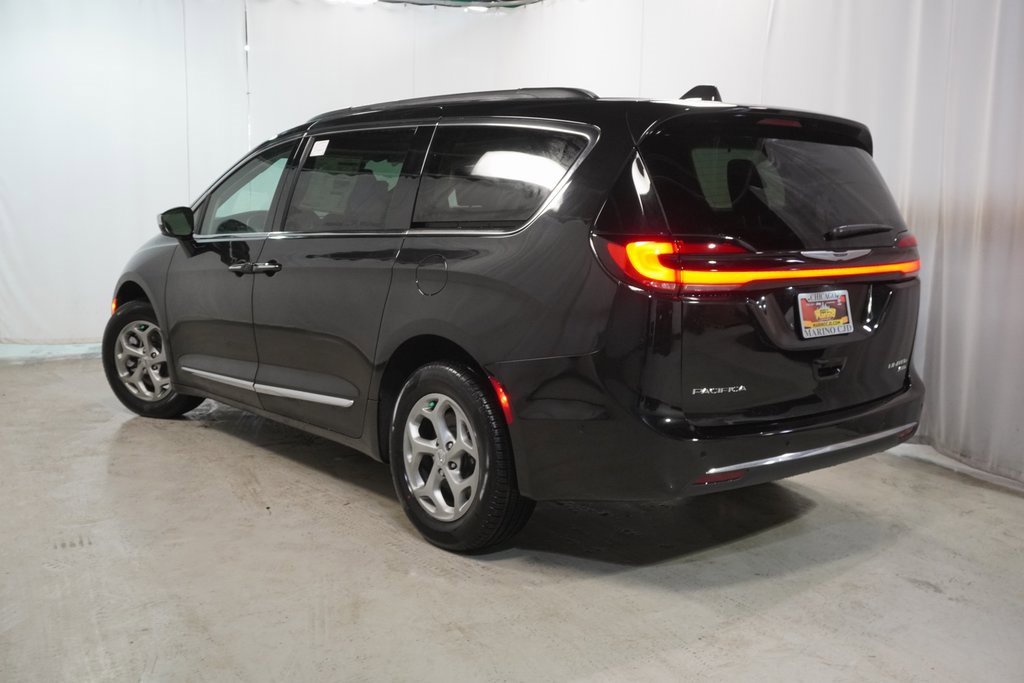 New 2023 Chrysler Pacifica Limited w/ Uconnect Theater Family Group image 13
