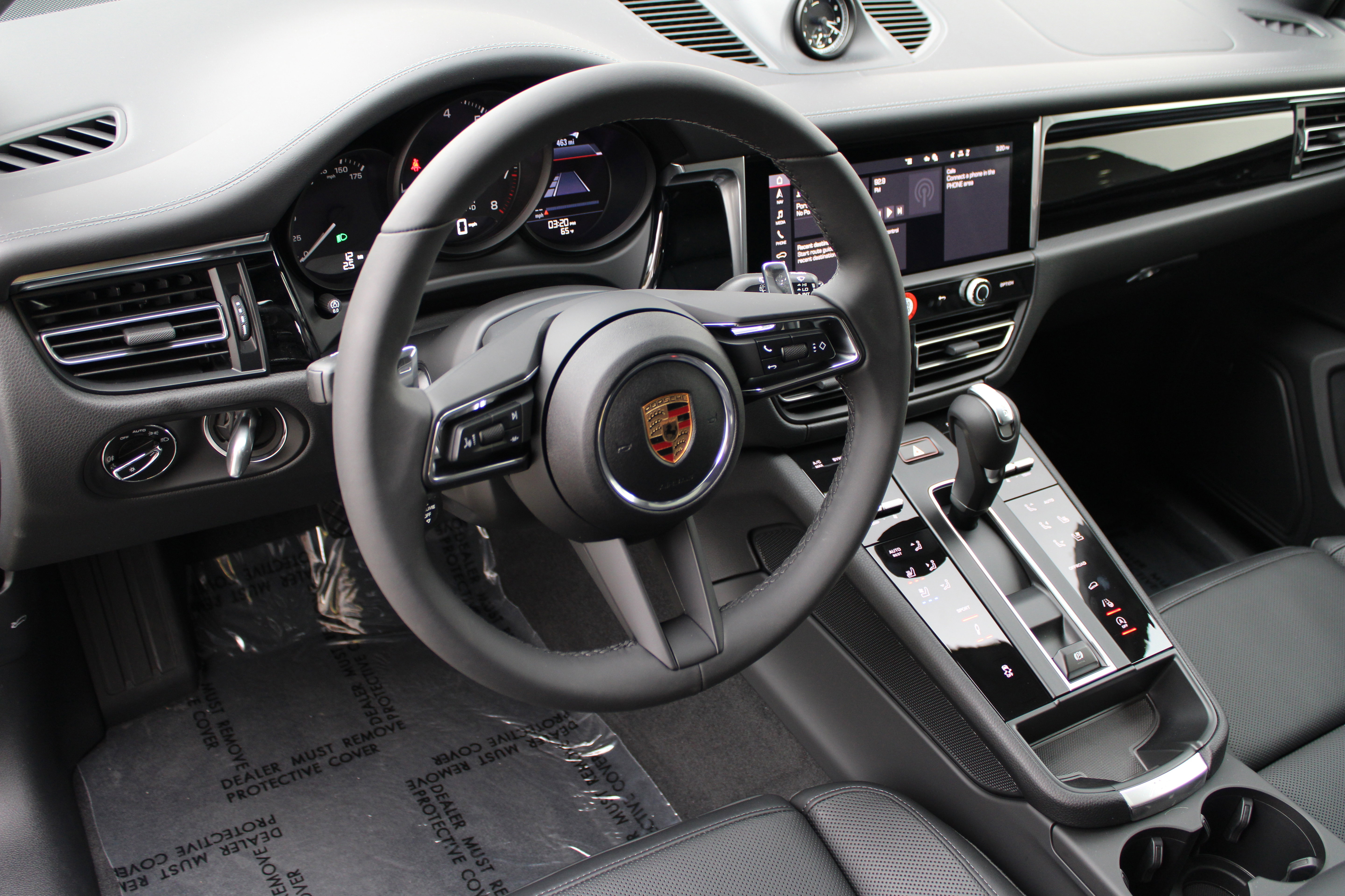 New 2025 Porsche Macan image 4