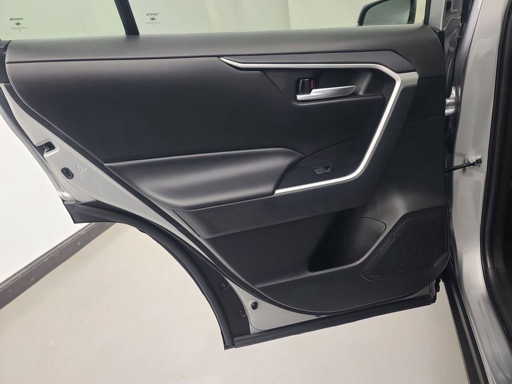 Used 2025 Toyota RAV4 XLE image 38