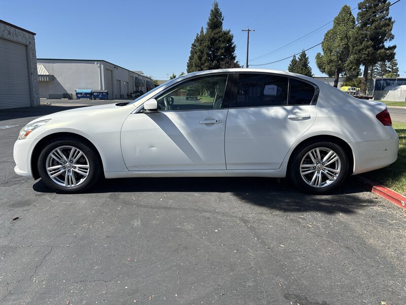 Used 2012 INFINITI G25 Journey RWD image 8