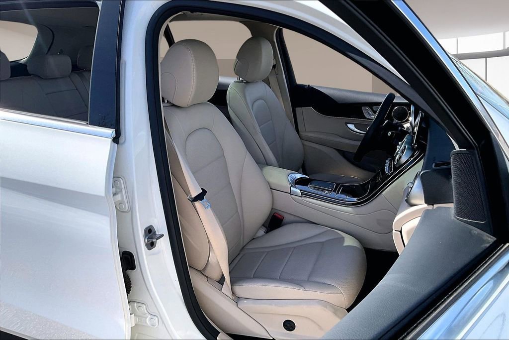 Used 2022 Mercedes-Benz GLC 300 image 7