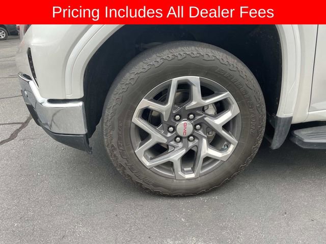 Used 2024 GMC Sierra 1500 SLT w/ SLT Premium Plus Package AWD/4WD image 2