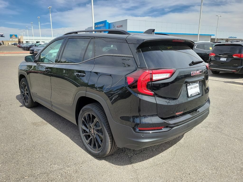 New 2024 GMC Terrain SLT w/ Infotainment Package II AWD/4WD image 8