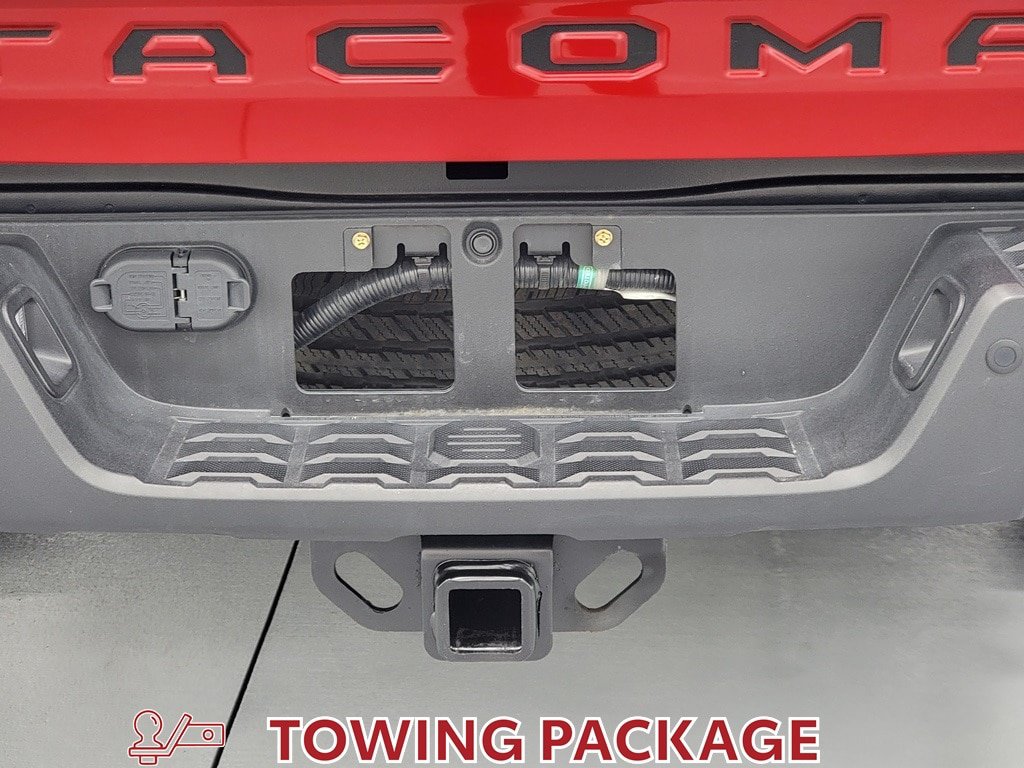 Used 2020 Toyota Tacoma TRD Sport w/ TRD Premium Sport Package AWD/4WD image 39