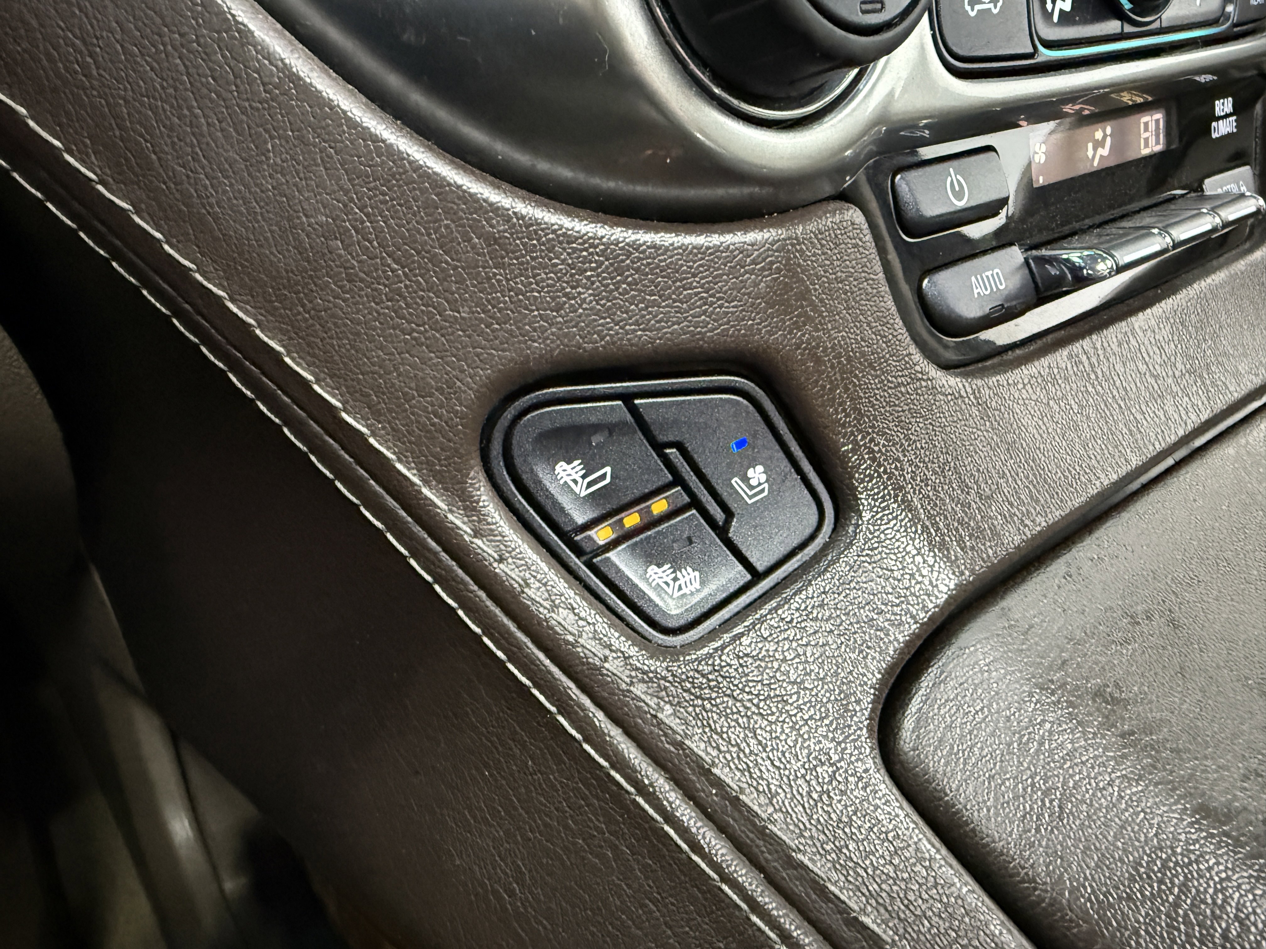 Used 2017 Chevrolet Suburban Premier image 24