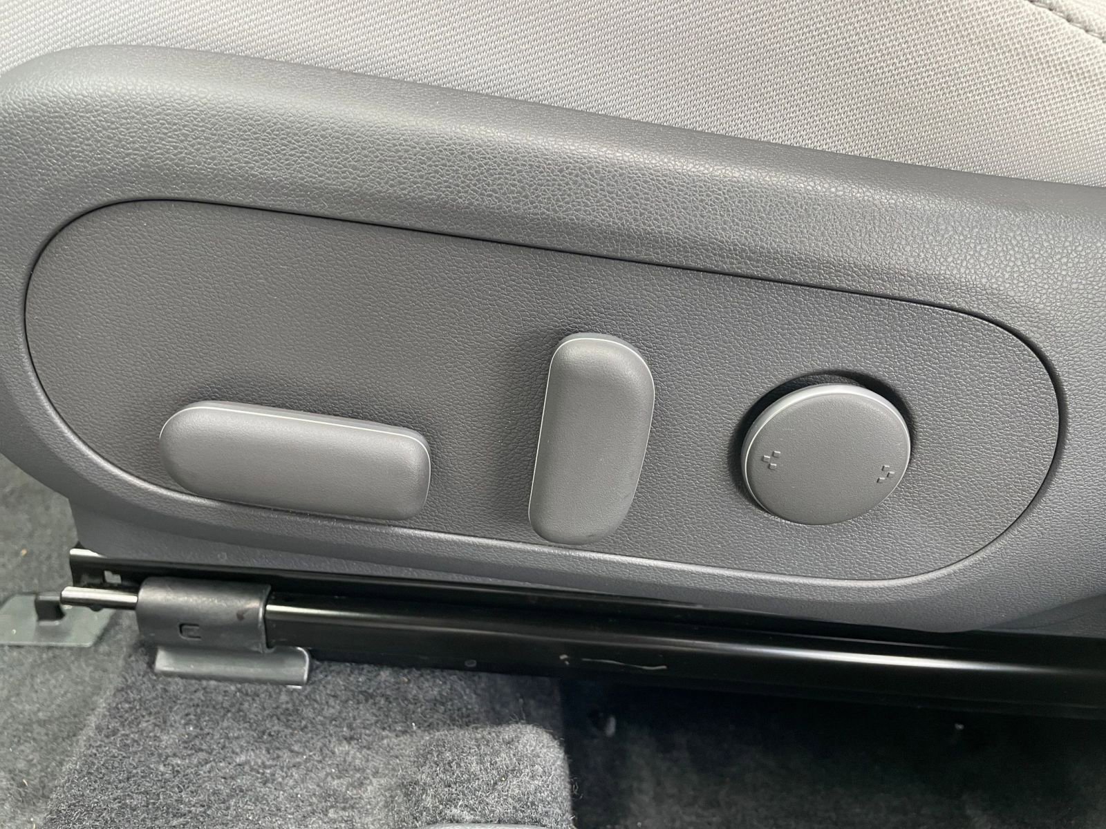 Used 2025 Hyundai Kona SEL image 23