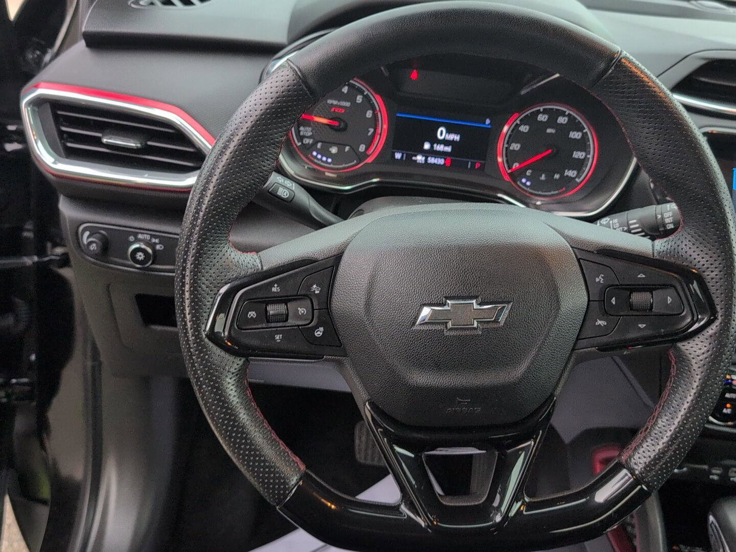 Used 2023 Chevrolet TrailBlazer RS w/ Sun and Liftgate Package FWD image 19