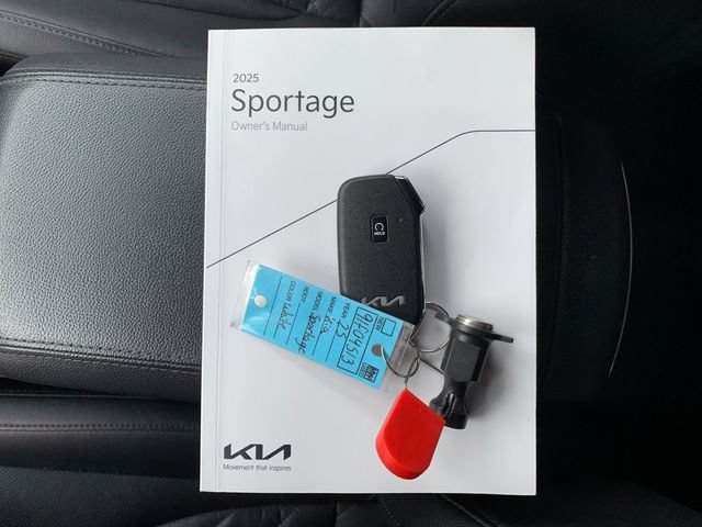 Used 2025 Kia Sportage X-Pro Prestige AWD/4WD image 9