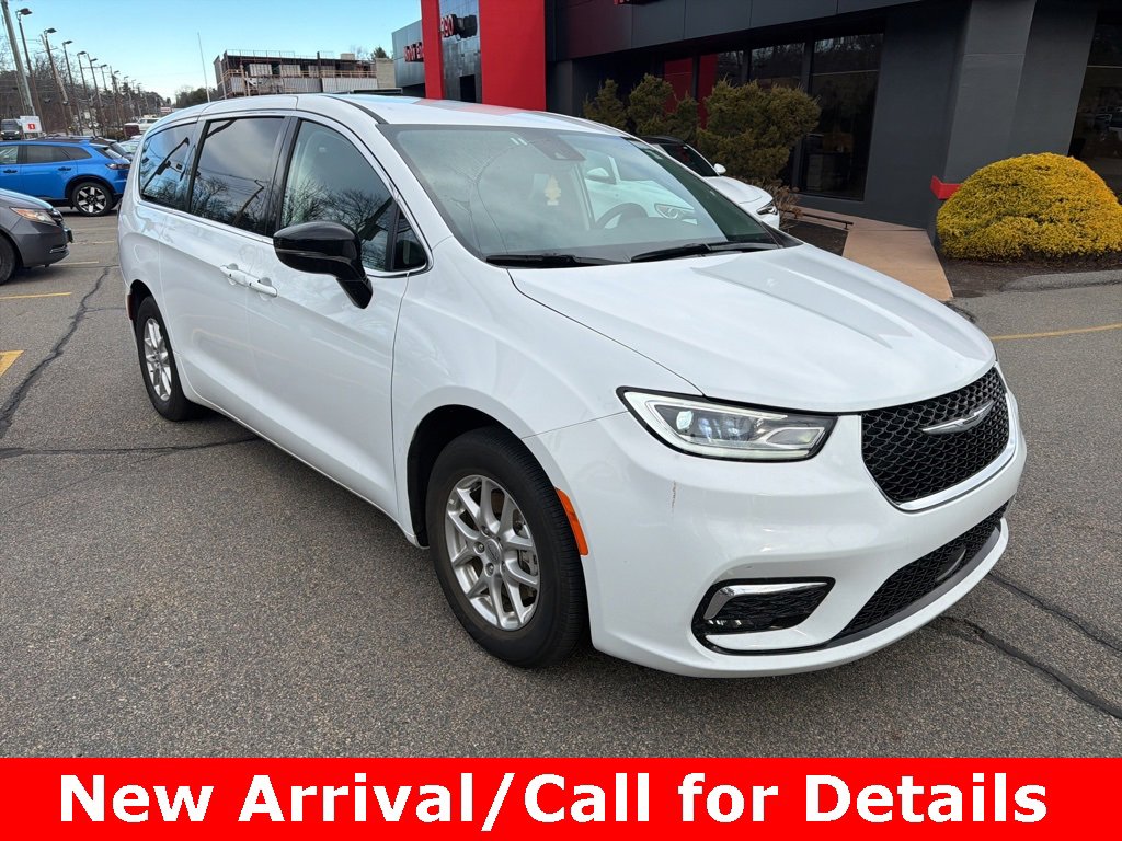 Used 2024 Chrysler Pacifica Touring-L