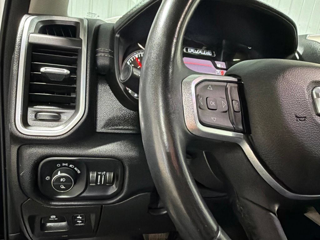 Used 2022 RAM 1500 Laramie AWD/4WD image 37