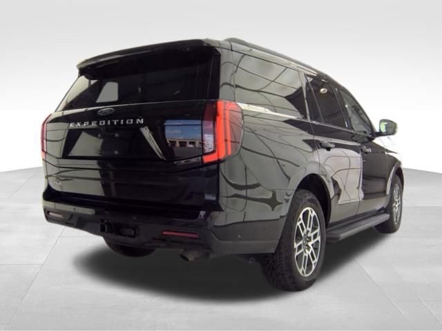 Used 2025 Ford Expedition Active AWD/4WD image 6