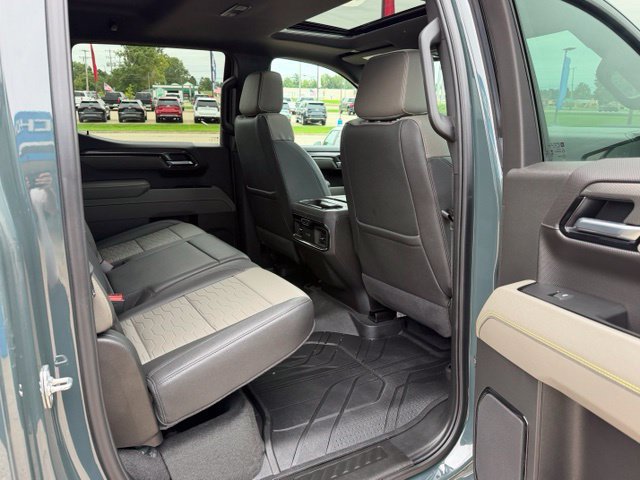 Used 2025 Chevrolet Silverado 1500 ZR2 w/ Technology Package AWD/4WD image 29