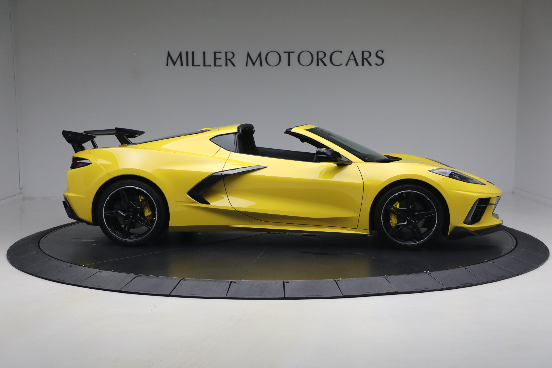 Used 2025 Chevrolet Corvette Stingray Coupe w/ Battery Protection Package RWD image 10