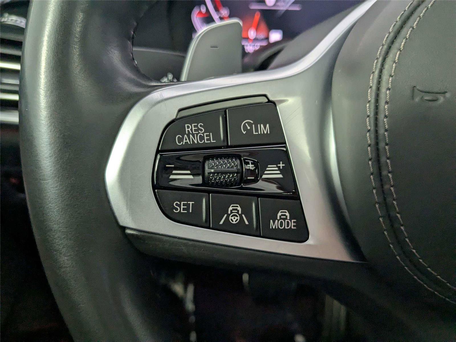 Used 2020 BMW X6 sDrive40i w/ M Sport Package image 18