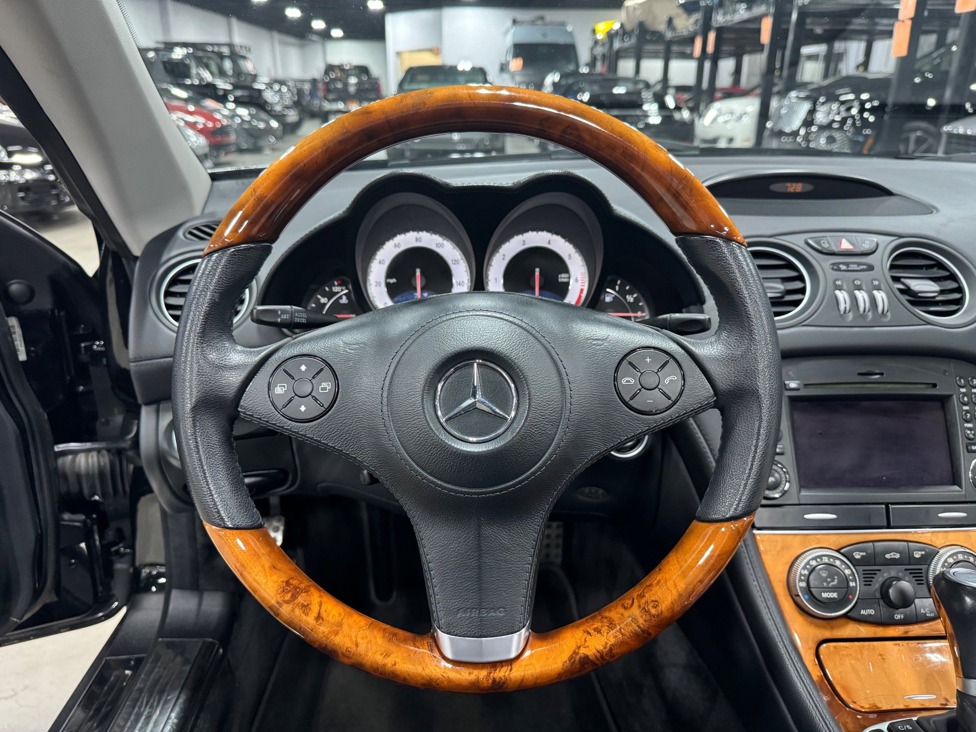 Used 2009 Mercedes-Benz SL 550 image 48