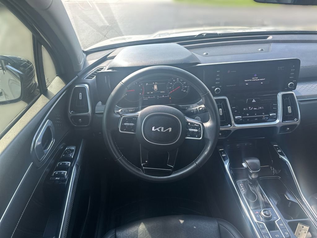 Used 2022 Kia Sorento SX image 11