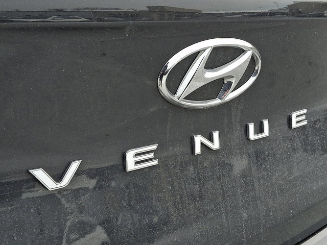 Used 2023 Hyundai Venue SEL image 31