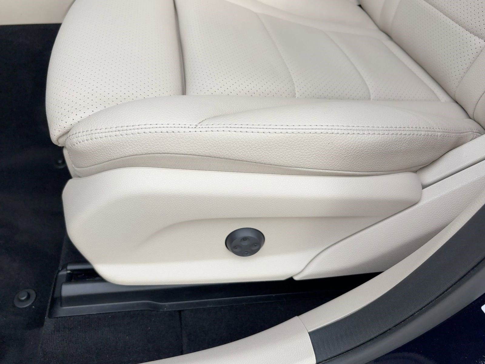 Used 2022 Mercedes-Benz GLC 300 GLC 300 image 14