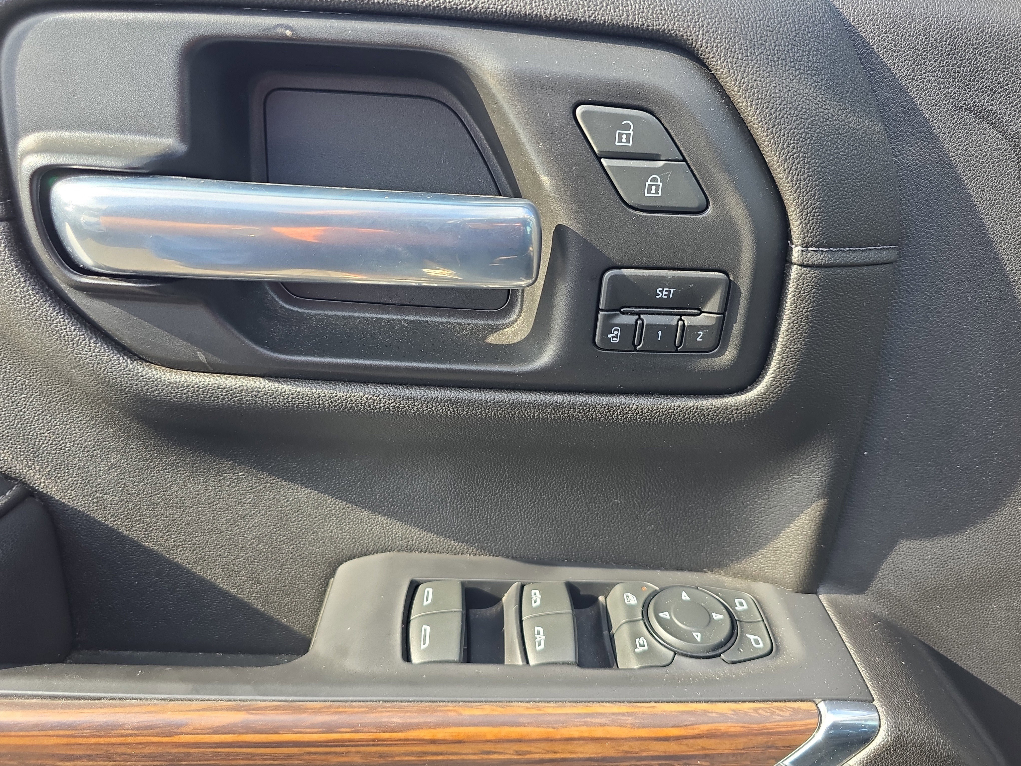 Used 2021 Chevrolet Silverado 1500 High Country w/ Technology Package image 19