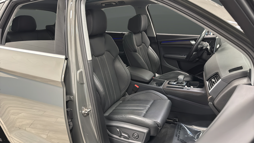 Used 2025 Audi Q5 e Premium Plus w/ Premium Plus Package AWD/4WD image 23