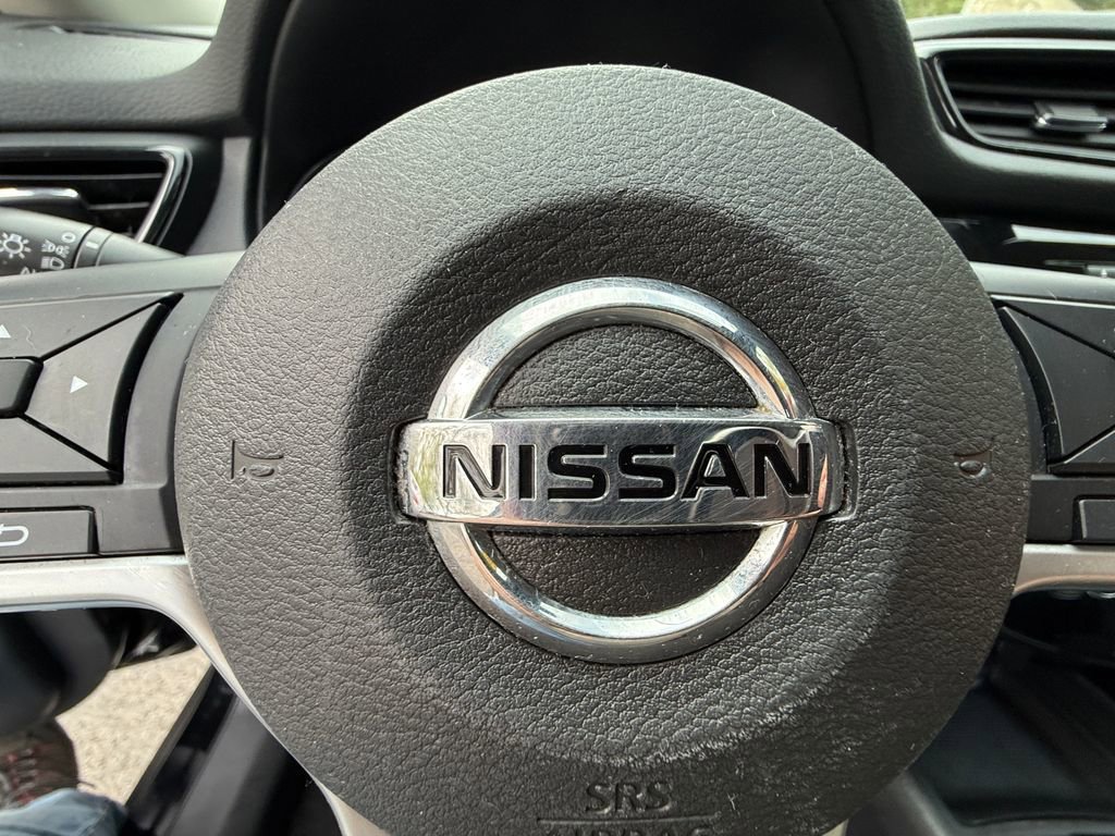 Used 2020 Nissan Rogue S AWD/4WD image 16