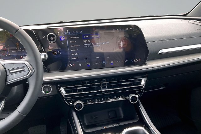 New 2027 Chevrolet Traverse LT w/ Driver Confidence Package FWD image 6