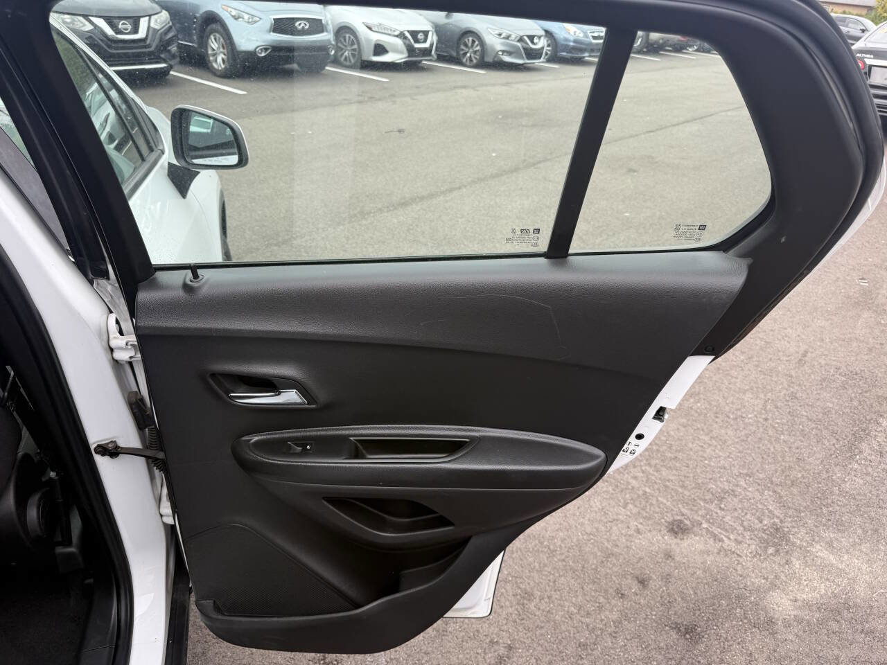 Used 2021 Chevrolet Trax LS image 12