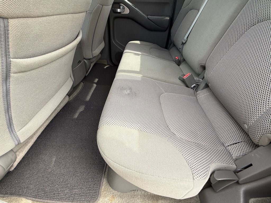 Used 2018 Nissan Frontier SV w/ Value Truck Package RWD image 13