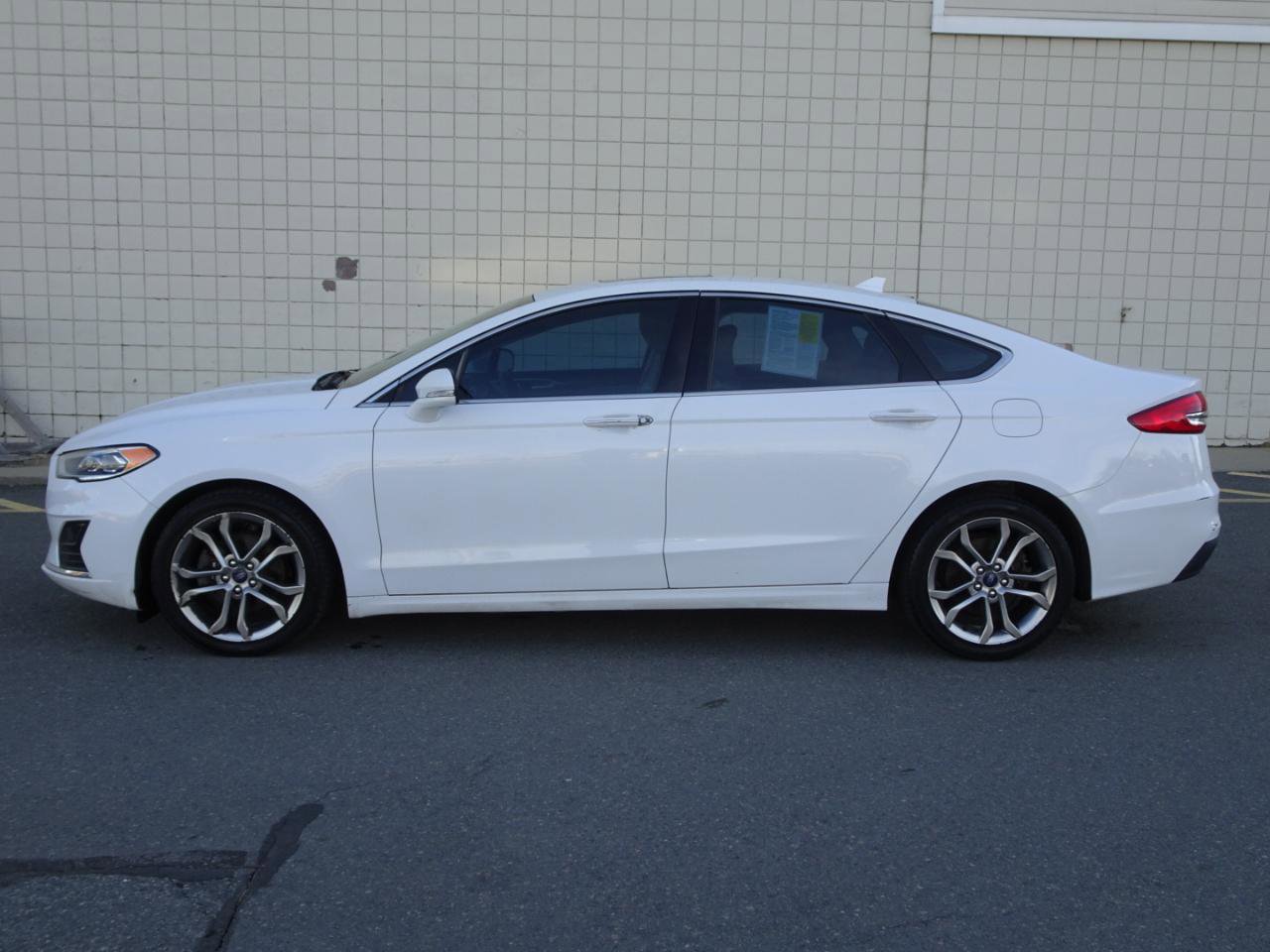 Used 2019 Ford Fusion SEL image 4