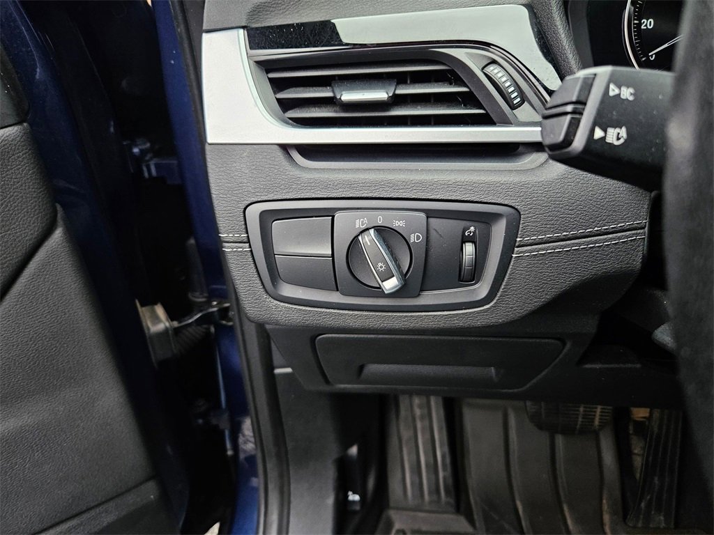 Used 2021 BMW X1 xDrive28i w/ Premium Package image 17