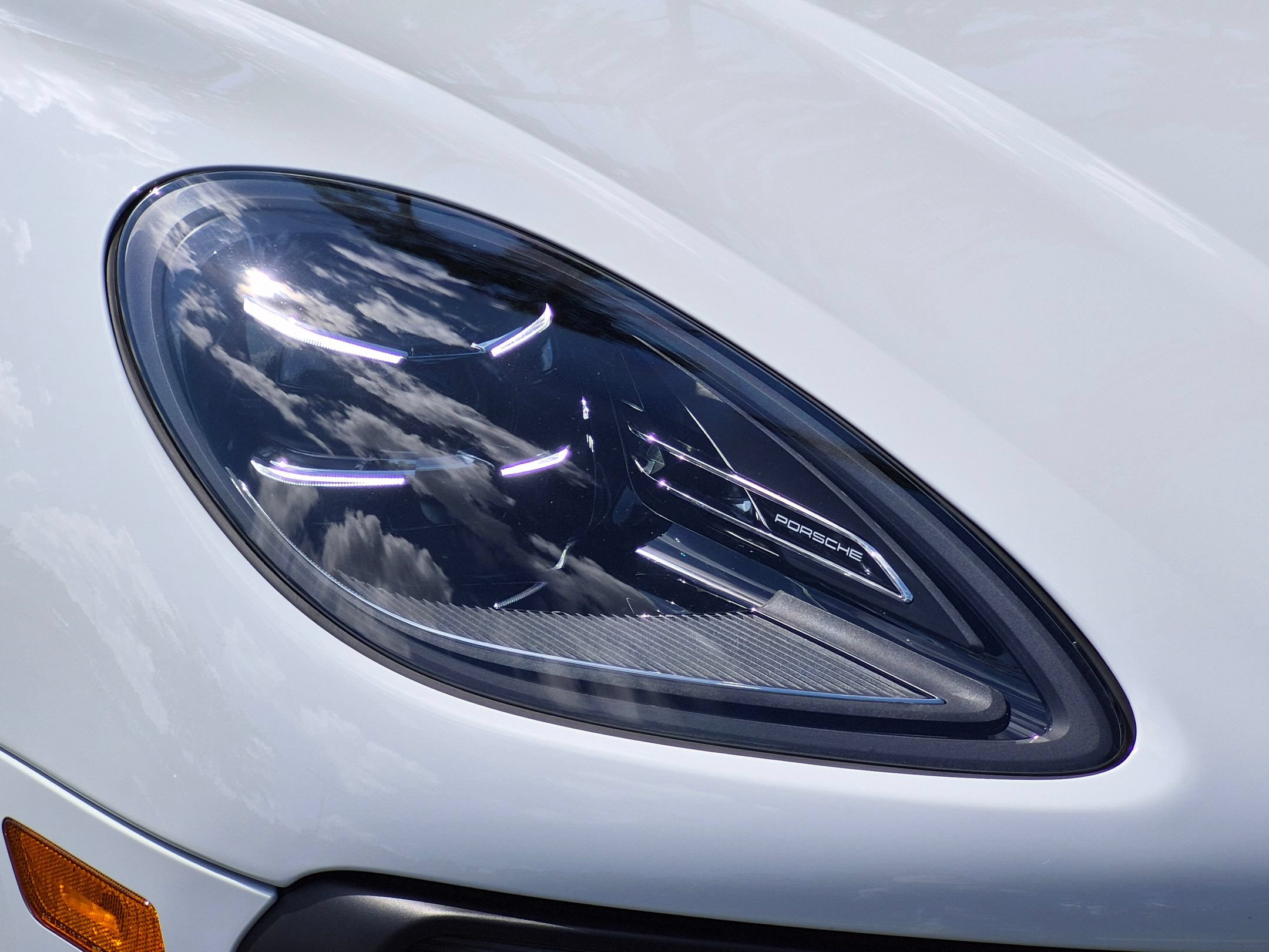 Certified 2026 Porsche Macan AWD/4WD image 33