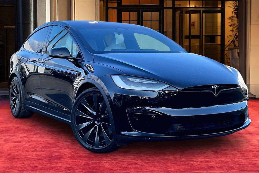 Used 2022 Tesla Model X Plaid image 2