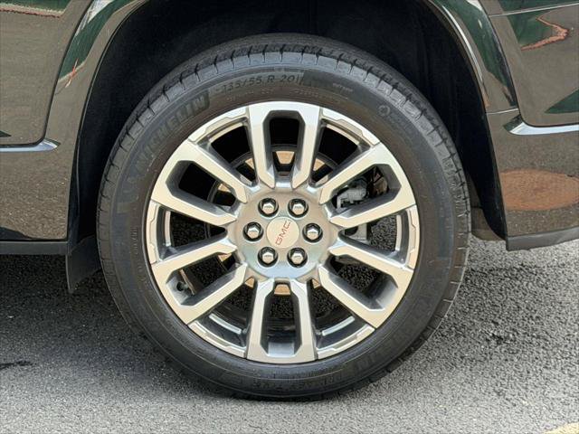 Used 2022 GMC Acadia Denali w/ Denali Technology Package AWD/4WD image 10