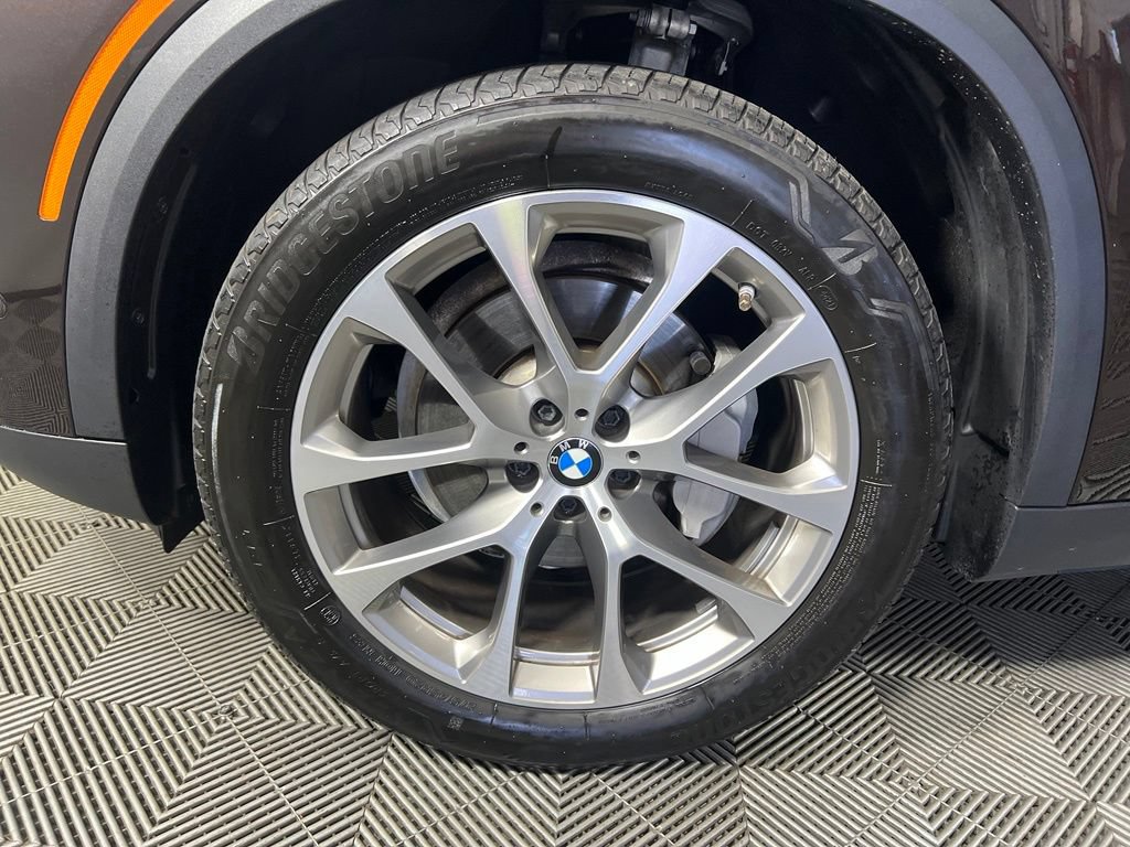 Used 2022 BMW X5 xDrive40i w/ Premium Package AWD/4WD image 34