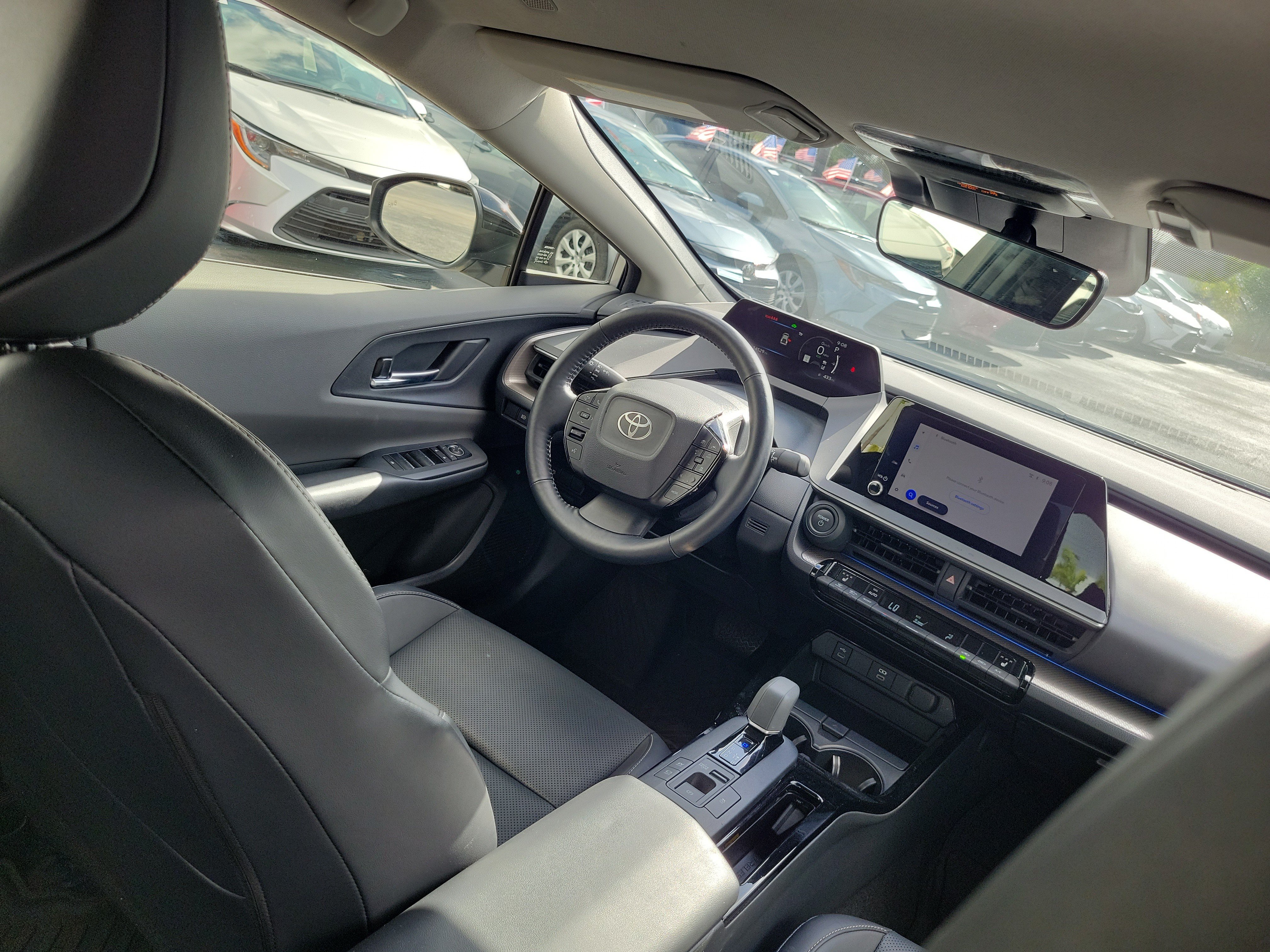 Used 2025 Toyota Prius XLE FWD image 14