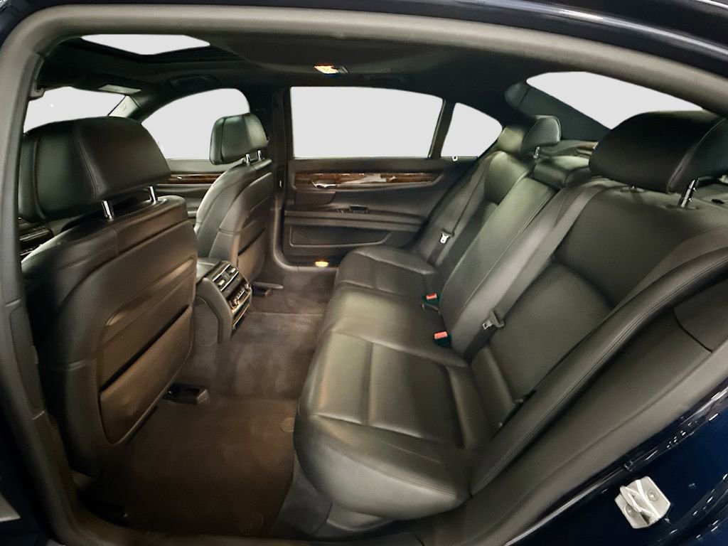 Used 2015 BMW 750Li image 20