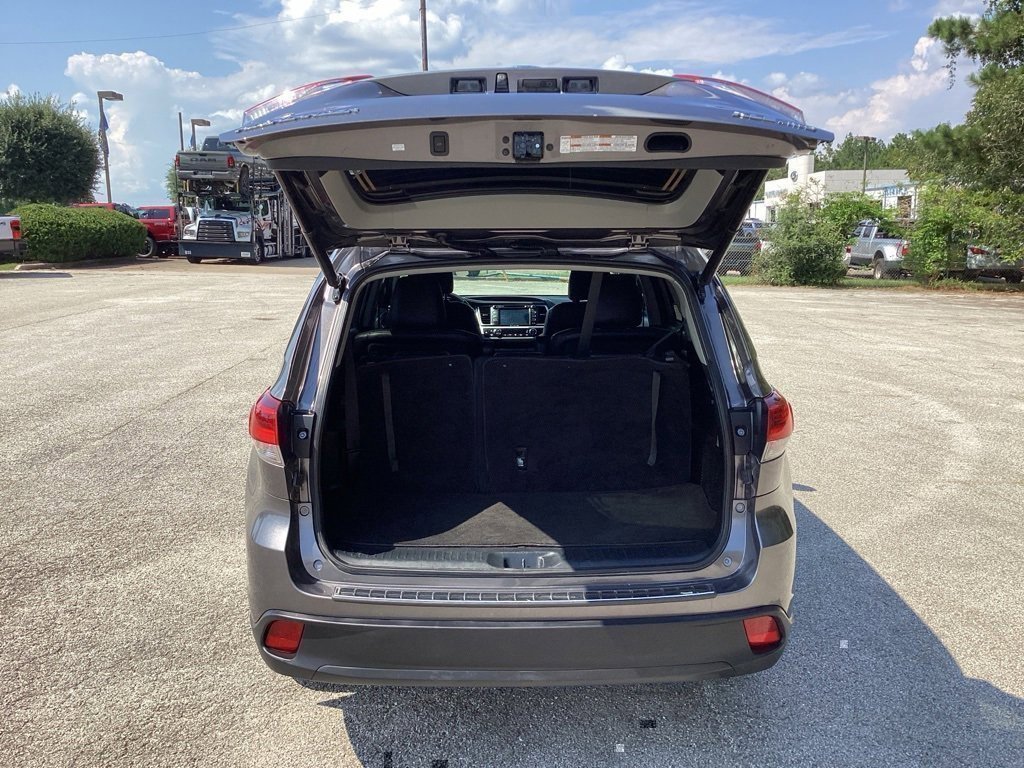 Used 2019 Toyota Highlander XLE image 9