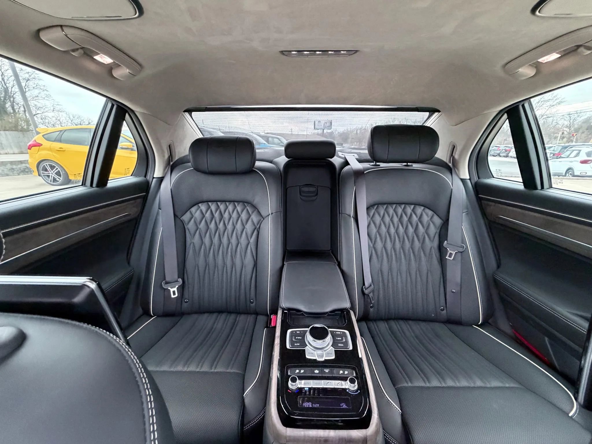 Used 2021 Genesis G90 5.0 Ultimate image 31