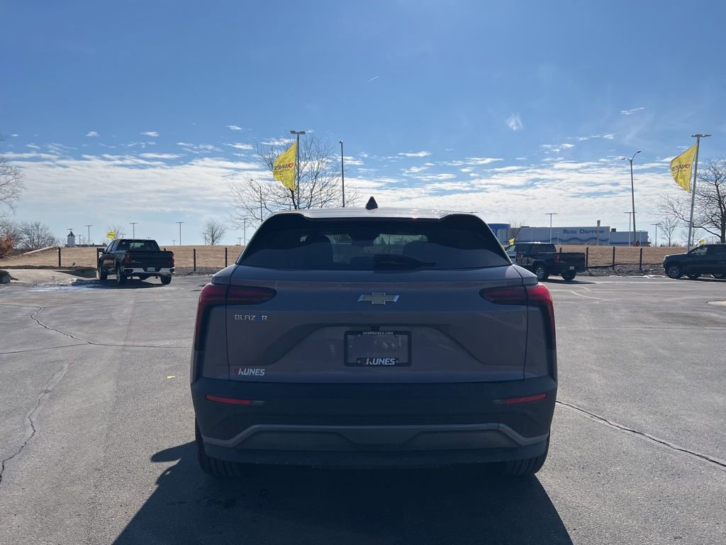 Used 2025 Chevrolet Blazer EV LT image 4