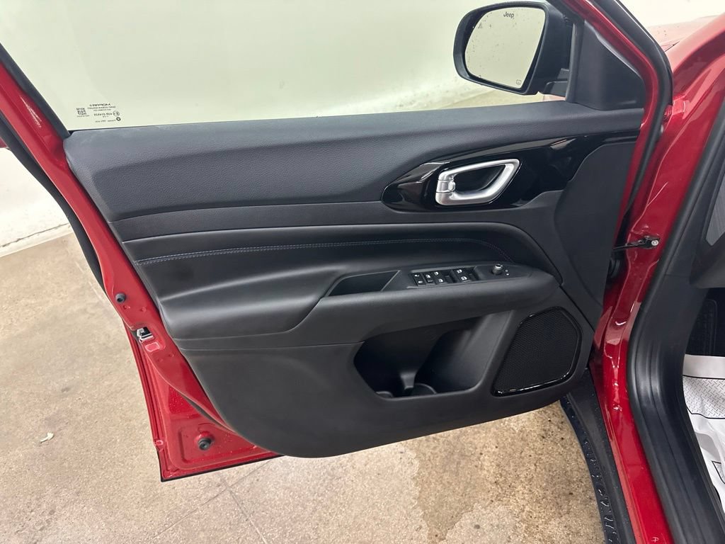 New 2026 Jeep Compass Latitude AWD/4WD image 31